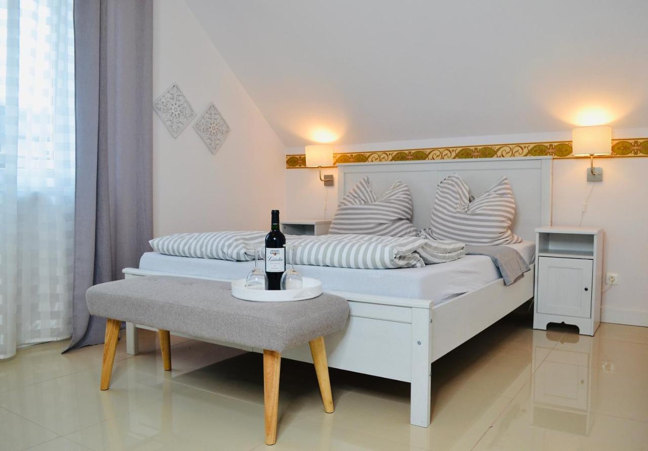 Iwona Pokoje Apartamenty Karwia Dış mekan fotoğraf