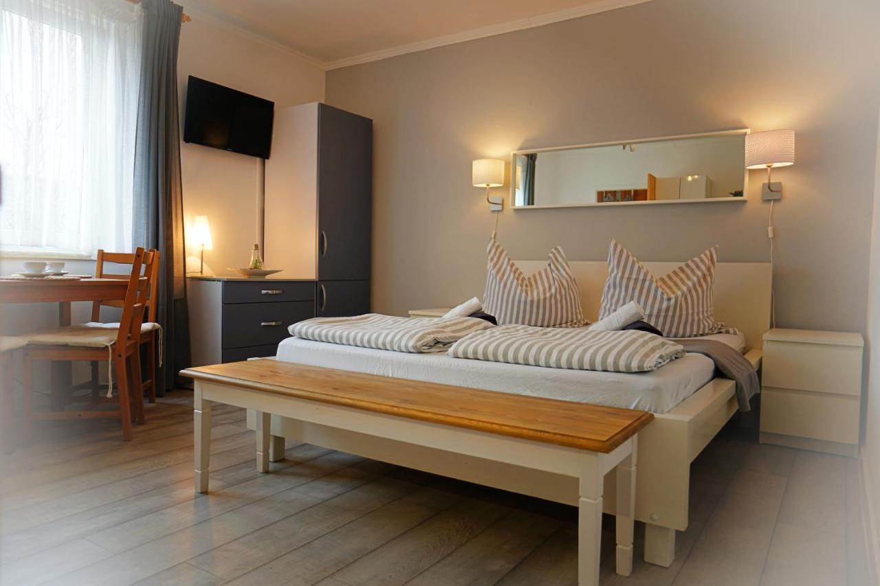 Iwona Pokoje Apartamenty Karwia Dış mekan fotoğraf