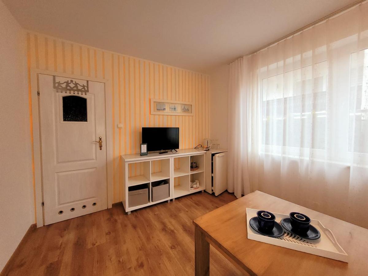 Iwona Pokoje Apartamenty Karwia Dış mekan fotoğraf