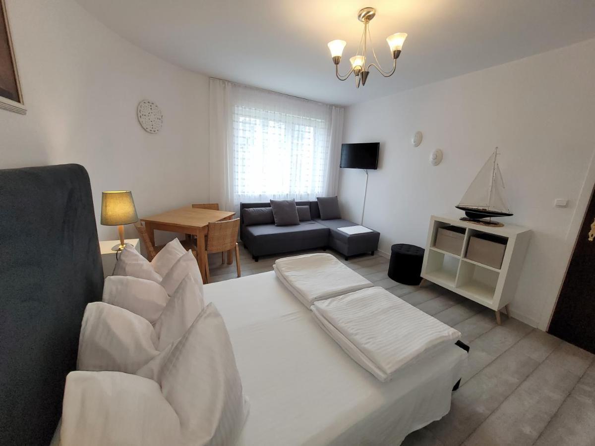 Iwona Pokoje Apartamenty Karwia Dış mekan fotoğraf