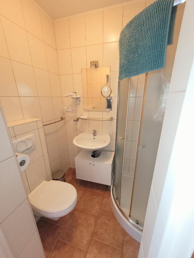 Iwona Pokoje Apartamenty Karwia Dış mekan fotoğraf